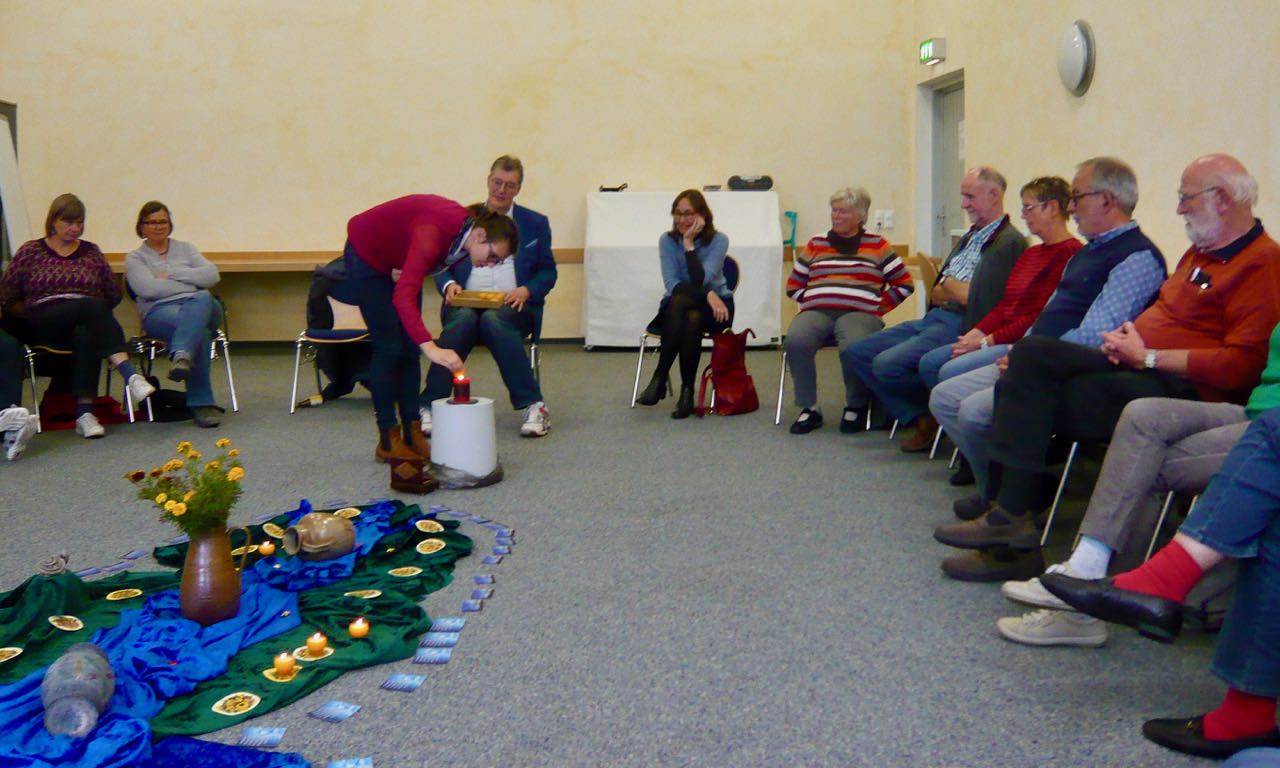 Um die „Kunst des Loslassens, die Erfahrung des Aufbruchs und den Zauber eines neuen Anfangs“ ging es beim „Forum Süd“. Foto: Caritas