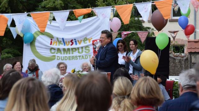 Niedersachsens Sozialminister Andreas Philippi übermittelte Grüße von Ministerpräsident Stephan Weil. | Foto: Broermann